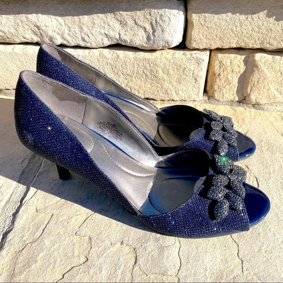 BANDOLINO NIELLA PUMP dark navy blue sparkly high heels Sz 8M - Picture 1 of 10